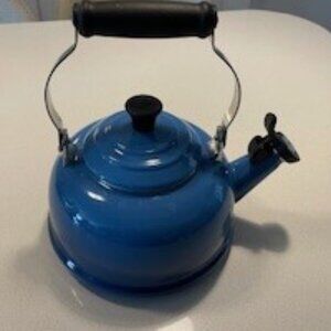 Le Creuset- Classic Whistling Kettle 1.7Q